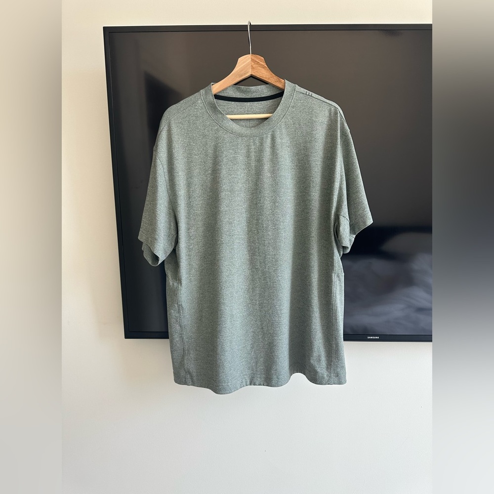 Lululemon Relaxed Fit Train Short Sleeve Shirt Size L  Heathered Spruce